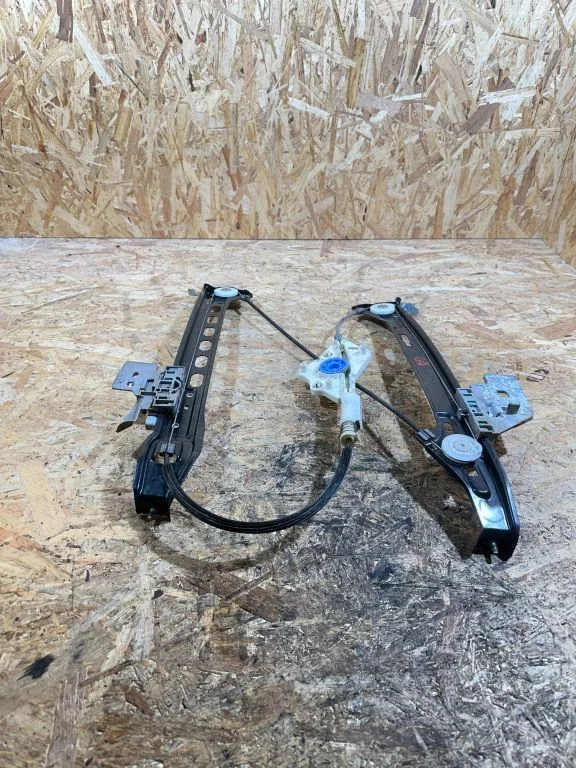 Rear door window regulator with motor – Mercedes-Benz CLS-Class C219 (2003-2011)