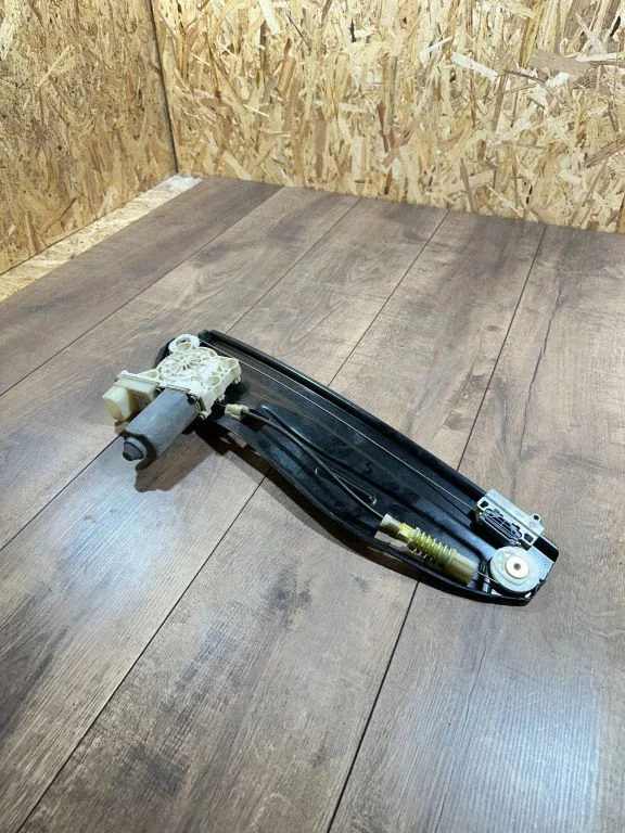 Rear door window regulator with motor – BMW 7 Series E65 E66 (2001-2008)