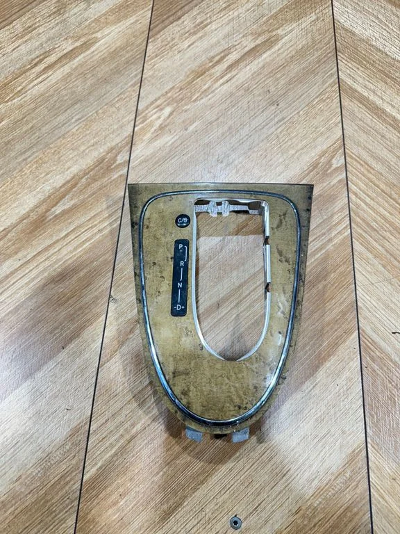 Ramka dźwigni zmiany biegów (plastikowa) A2196807436