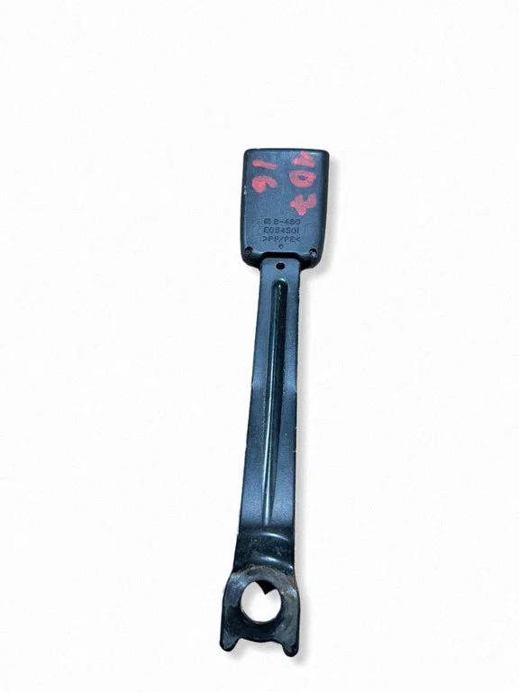 Front seatbelt buckle – Peugeot 107 (2005-2014)