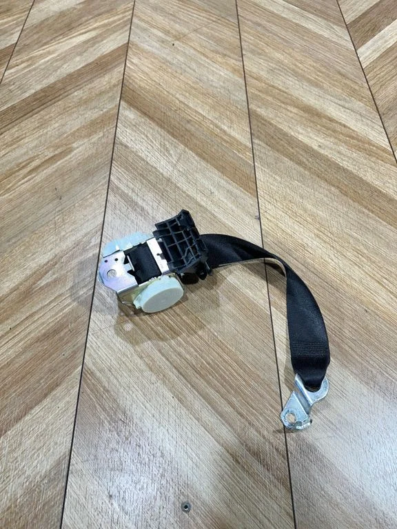 Rear seatbelt 2218602085