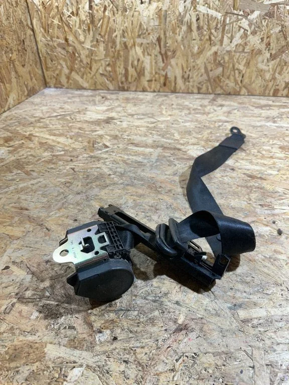 Rear seatbelt – Audi Q7 4L (2005-2015)