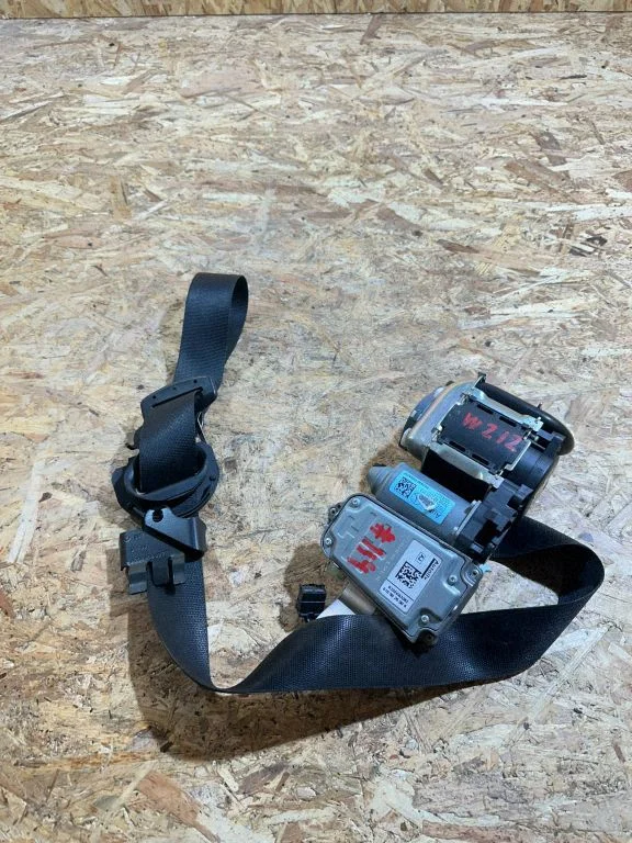 Front seatbelt – Mercedes-Benz C-Class AMG W204 (2007-2014)