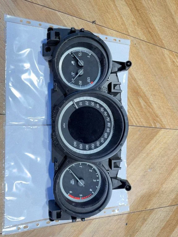 Speedometer (instrument cluster) – Mercedes-Benz C-Class AMG W204 (2007-2014)