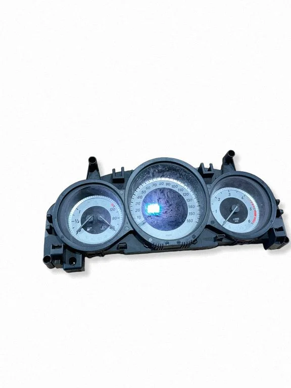 Spidometrs (instrumentu panelis) – Mercedes-Benz C klase AMG W204 (2007-2014)