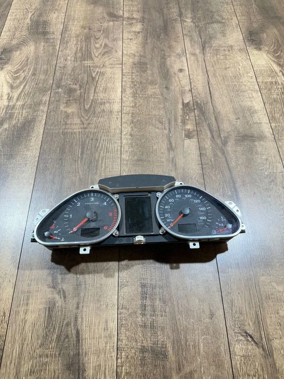 Speedometer (instrument cluster)