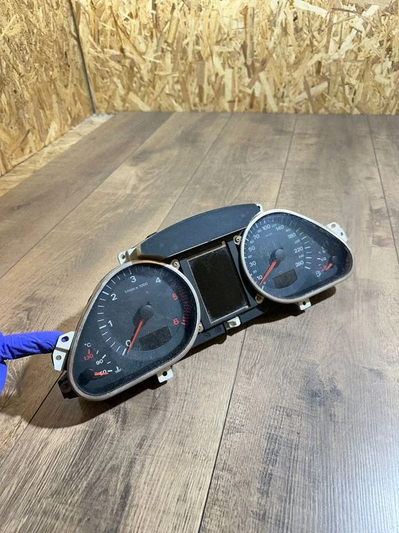 Speedometer (instrument cluster)