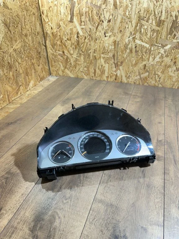 Speedometer (instrument cluster) A2045404548
