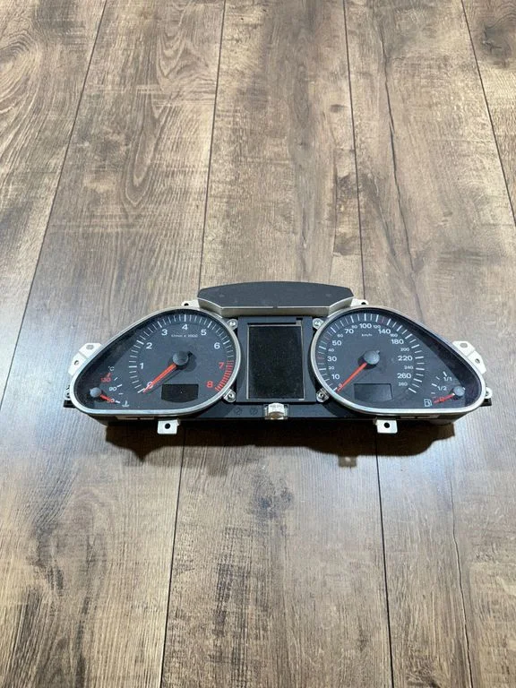Speedometer (instrument cluster)