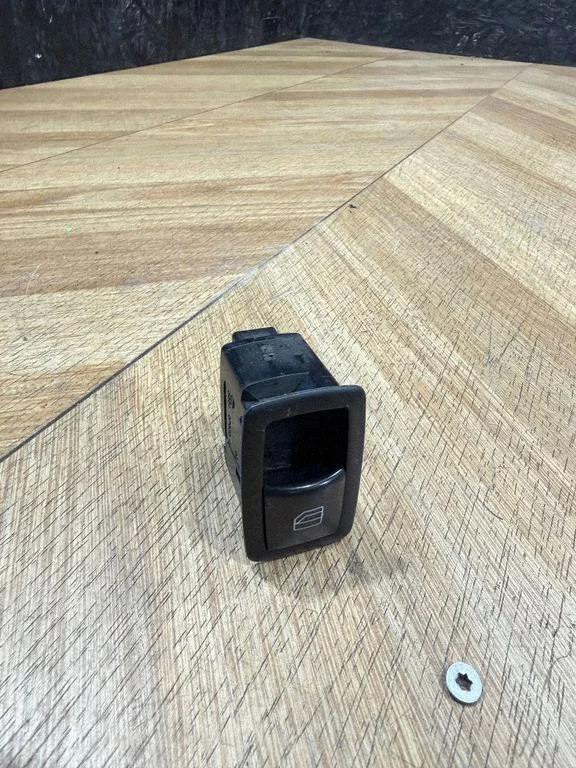 Elektrisko logu slēdzis A2518200510