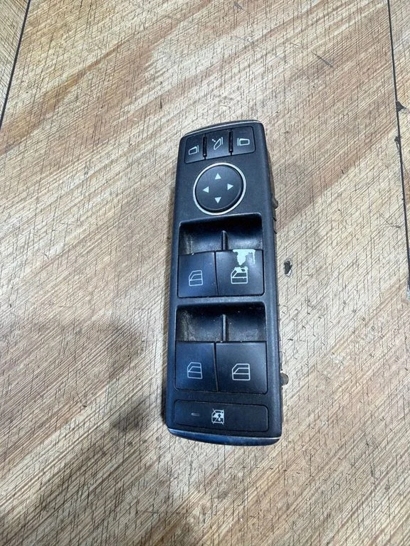 Elektrisko logu slēdzis – Mercedes-Benz C klase AMG W204 (2007-2014)