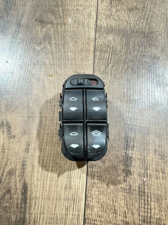 Elektrisko logu slēdzis 98AG14A132AE