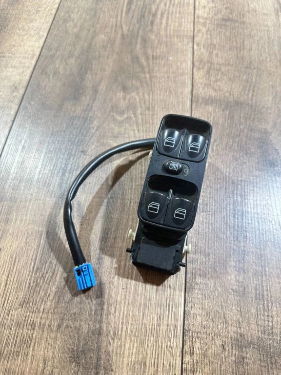 Elektrinių langų jungtukas