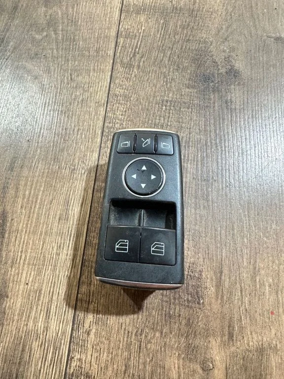 Electric window control switch A1729056900