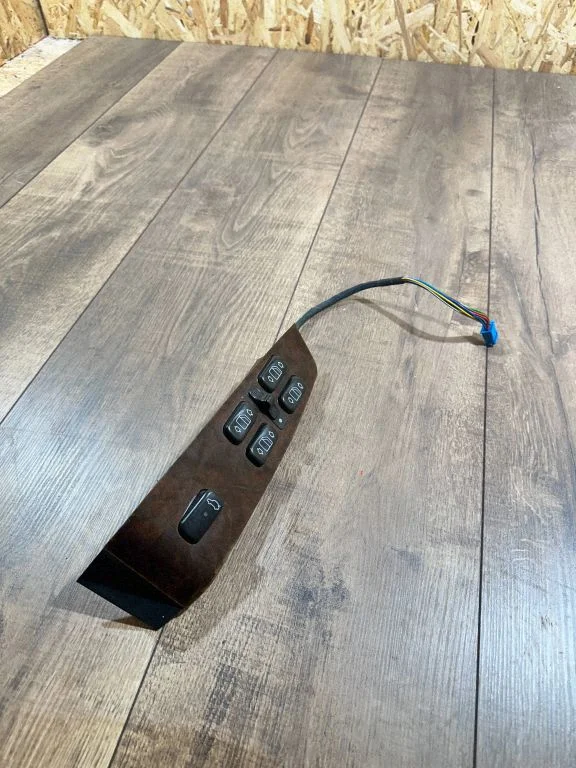 Electric window control switch 2208201010