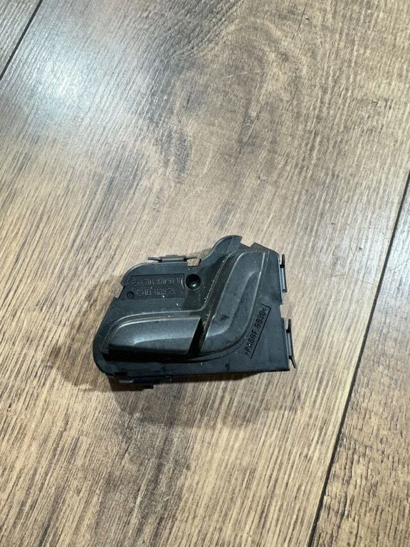Seat control switch – Mercedes-Benz C-Class AMG W204 (2007-2014)