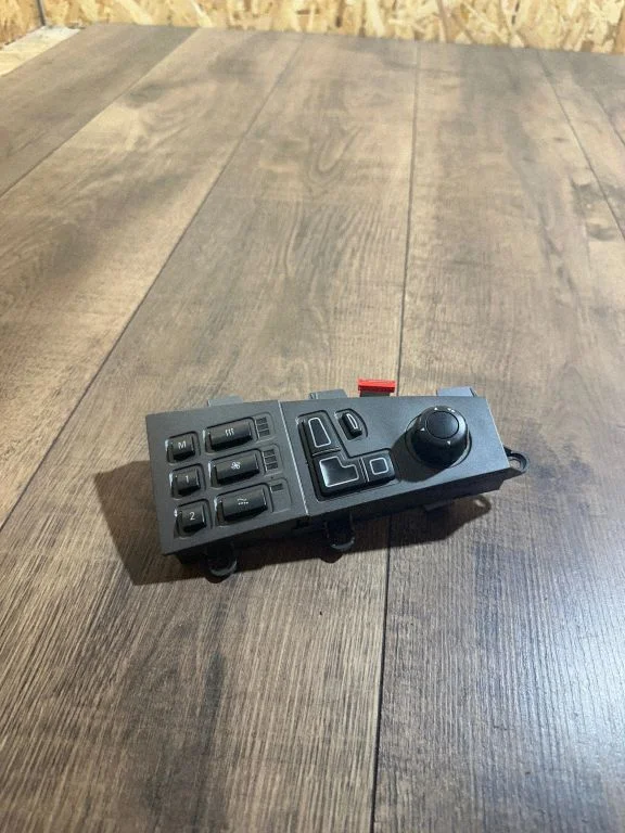 Seat control switch 6918411