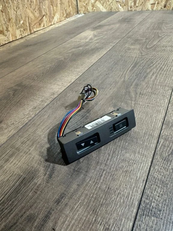 Seat heating switch 6918428