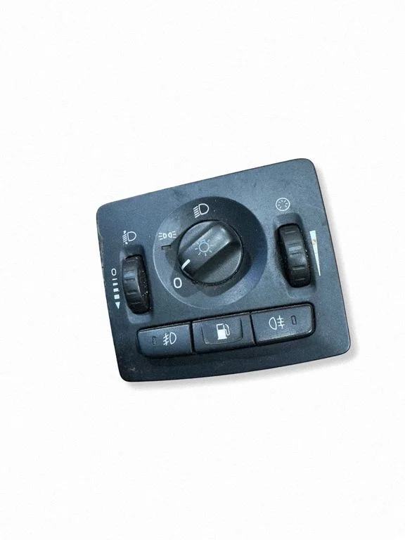 Light switch – Volvo S70  V70  V70 XC (1997-2000)
