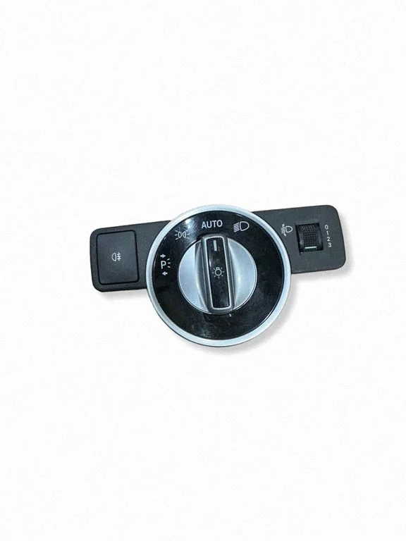 Light switch A2049053103
