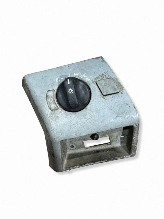 Light switch 2205450504