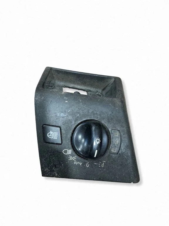 Light switch 2205450504