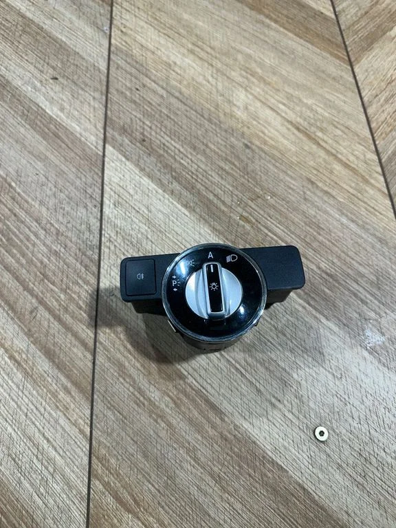 Light switch A2125451104