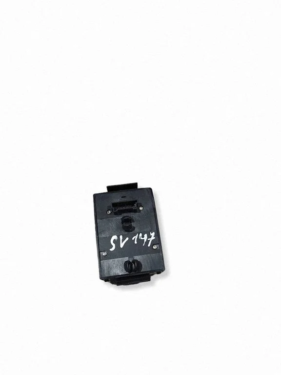 Wing mirror switch 2208211551
