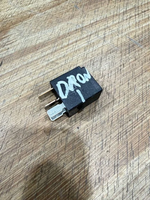 Other relay 0025421119
