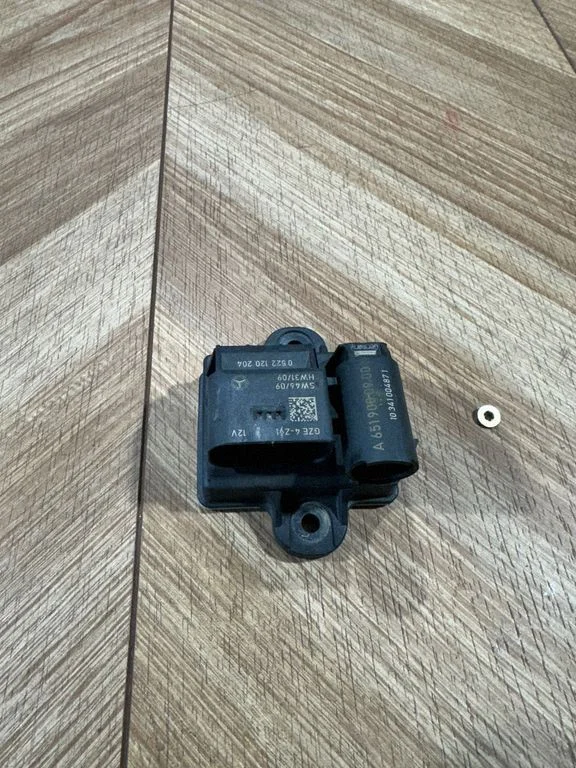 Glow plug pre-heat relay A6519000900