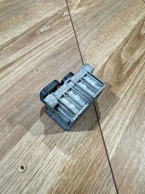 Eelsüüteküünalde relee 55574293