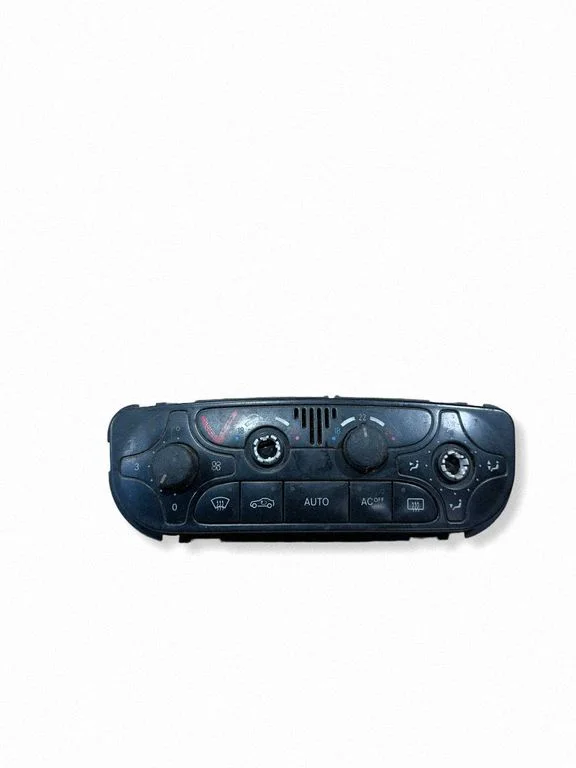 Panel sterowania klimatyzacją / nawiewem – Mercedes-Benz Klasa CLK A209 C209 (2002-2009)