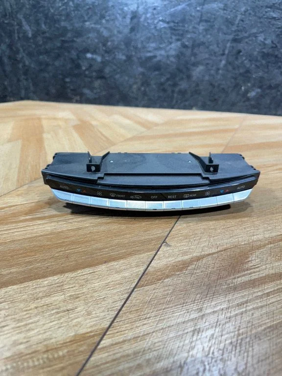 Climate control unit – Mercedes-Benz S-Class W221 (2005-2013)