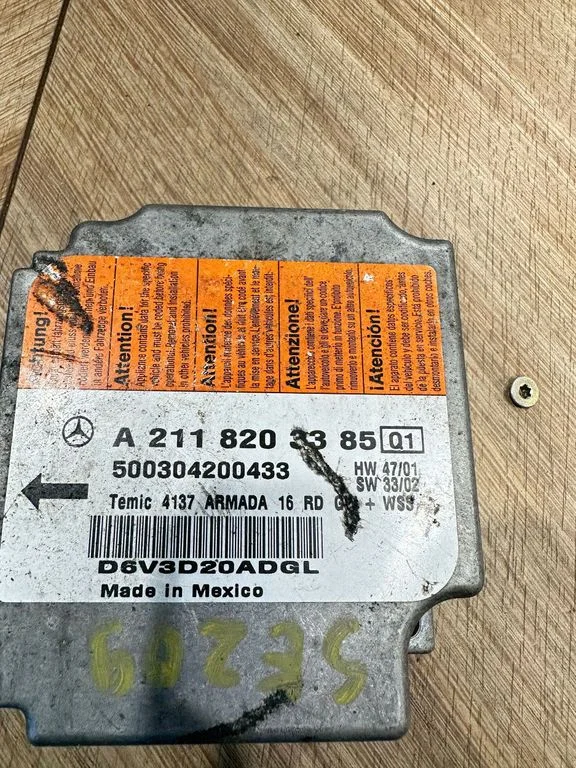 Drošības spilvenu vadības bloks A2118203385