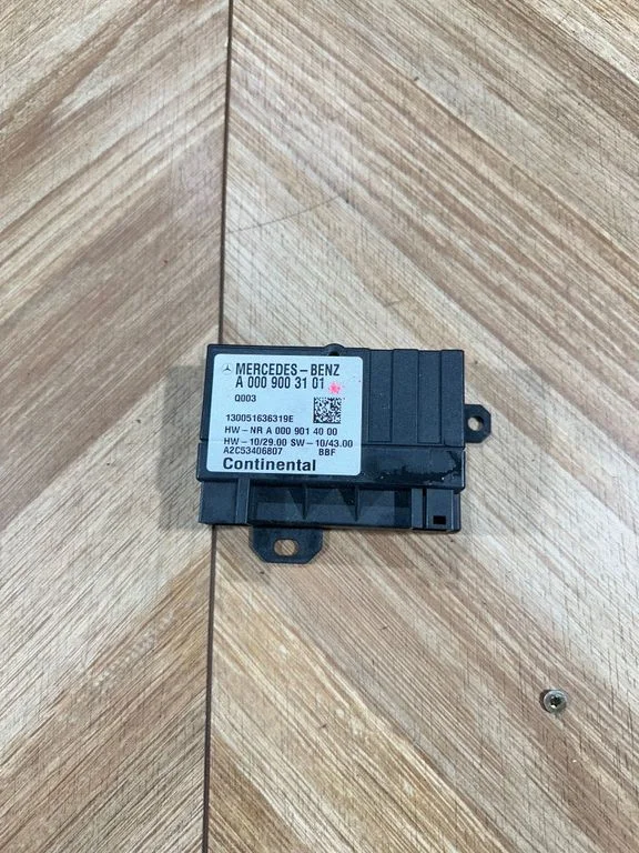 Degvielas sūkņa vadības bloks – Mercedes-Benz C klase AMG W204 (2007-2014)