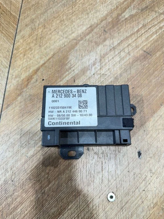 Fuel injection pump control unit/module – Mercedes-Benz C-Class AMG W204 (2007-2014)