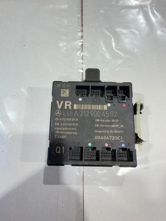 Door control unit/module – Mercedes-Benz C-Class AMG W204 (2007-2014)