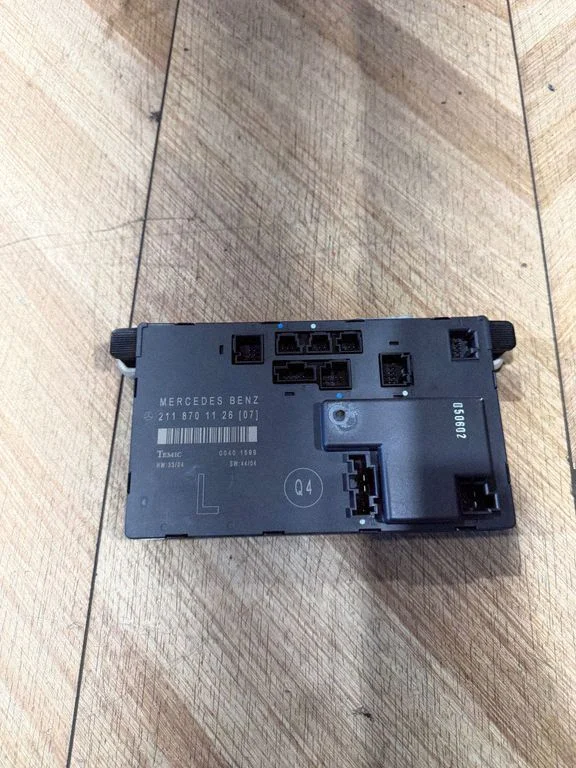 Door control unit/module – Mercedes-Benz E-Class W211 (2002-2009)