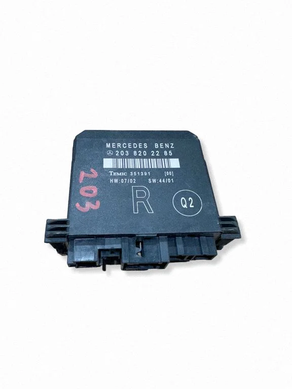 Door control unit/module – Mercedes-Benz C-Class W203 (2000-2007)
