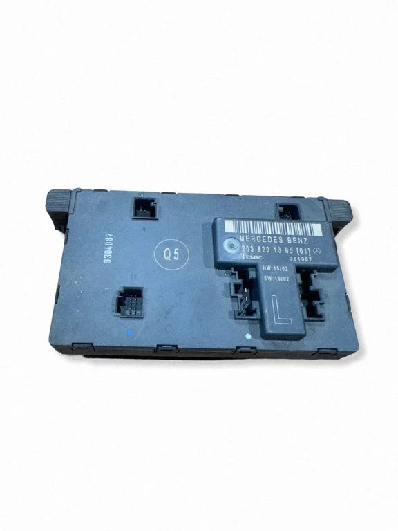 Door control unit/module – Mercedes-Benz C-Class W203 (2000-2007)