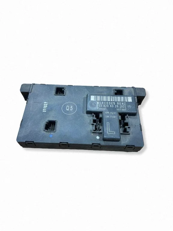 Door control unit/module – Mercedes-Benz C-Class W203 (2000-2007)