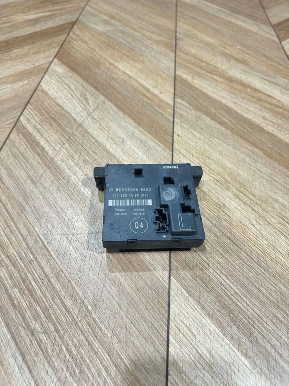 Door control unit/module 2118201526