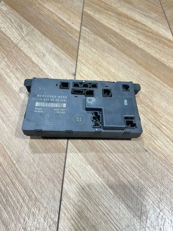 Durvju elektronikas vadības bloks – Mercedes-Benz E klase W211 (2002-2009)