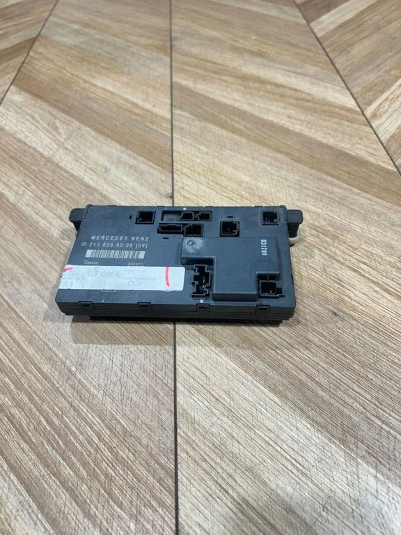 Door control unit/module – Mercedes-Benz E-Class W211 (2002-2009)