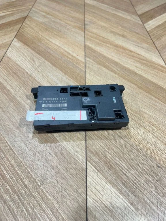 Door control unit/module – Mercedes-Benz E-Class W211 (2002-2009)
