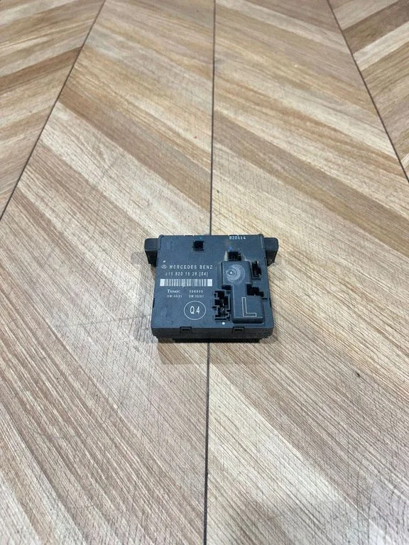 Durvju elektronikas vadības bloks 2118201526