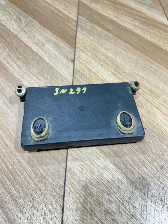 Durvju elektronikas vadības bloks – Mercedes-Benz E klase W211 (2002-2009)