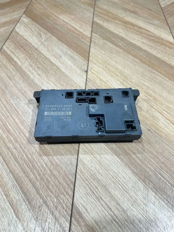 Door control unit/module – Mercedes-Benz E-Class W211 (2002-2009)