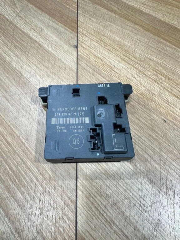 Durvju elektronikas vadības bloks – Mercedes-Benz E klase W211 (2002-2009)