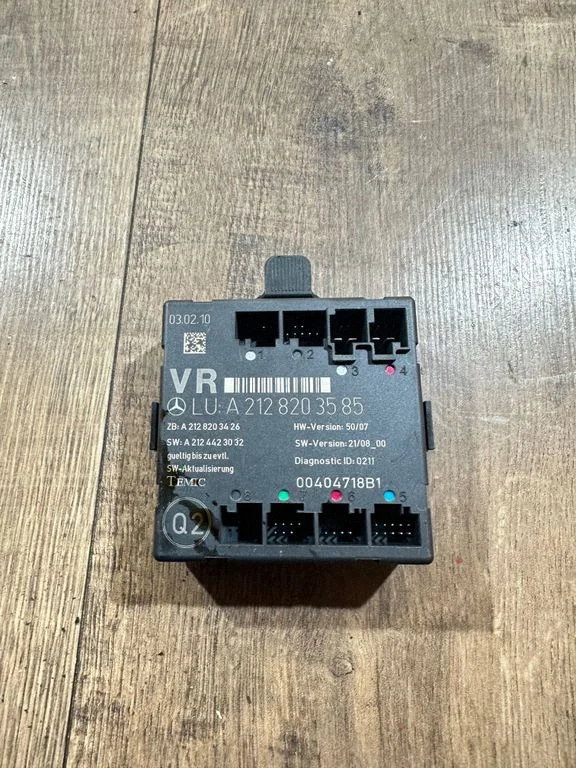 Durvju elektronikas vadības bloks – Mercedes-Benz C klase AMG W204 (2007-2014)